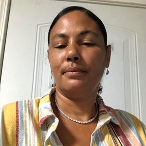 Meet your Posher, Lorie